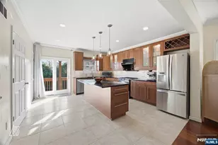 331 Undercliff Ave, Edgewater, NJ 07020 - Photo 13