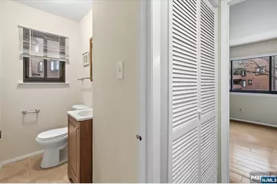 117 Sunset Key 117 #117, Secaucus, NJ 07094 - Photo 15