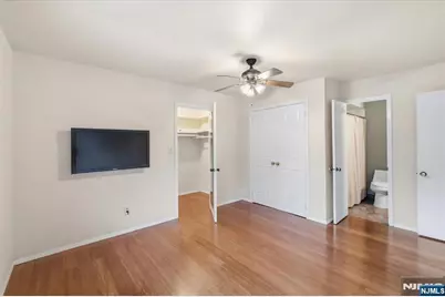 117 Sunset Key 117 #117, Secaucus, NJ 07094 - Photo 11