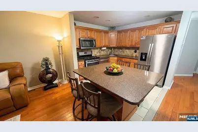 136 Mountainside Drive, Pompton Lakes, NJ 07442 - Photo 9