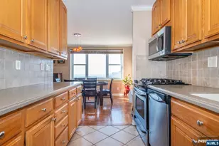 2000 Linwood Ave 14K, Fort Lee, NJ 07024 - Photo 11