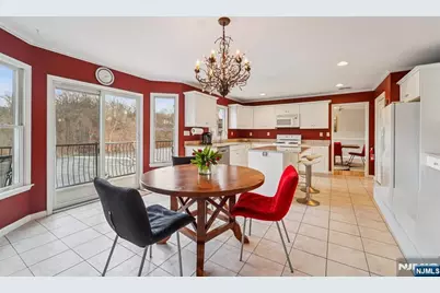 185 Summit Avenue, Pompton Lakes, NJ 07442 - Photo 7