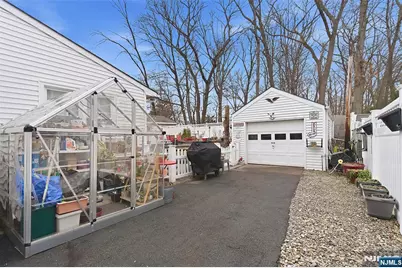 44 Kaywin Avenue, Hawthorne, NJ 07506 - Photo 27