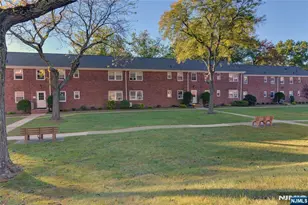 255 Bogert 2A, River Edge, NJ 07661 - Photo 21