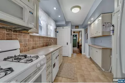 631 6th Avenue, Lyndhurst Township, NJ 07071 - Photo 15