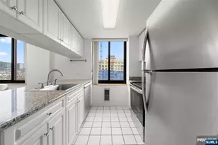 100 Old Palisade Road 1902, Fort Lee, NJ 07024 - Photo 5