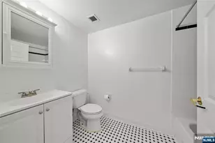 100 Old Palisade Road 1902, Fort Lee, NJ 07024 - Photo 15