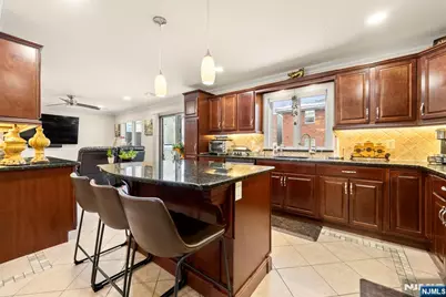 385A Roosevelt, Fairview, NJ 07022 - Photo 21