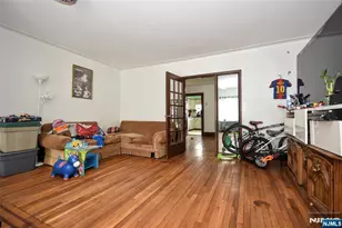 423 8th St, Fairview, NJ 07022 - Photo 17