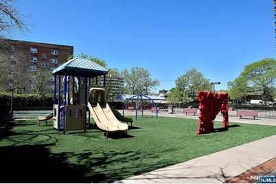 2200 N Central Road 15E #15E, Fort Lee, NJ 07024 - Photo 3