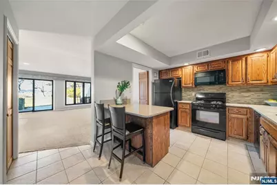 24 Meadowview Court, Leonia, NJ 07605 - Photo 11
