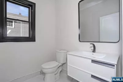 21 E Clinton Avenue, Bergenfield, NJ 07621 - Photo 17