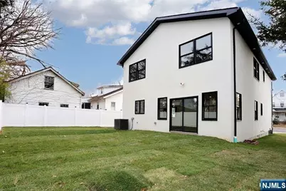 21 E Clinton Avenue, Bergenfield, NJ 07621 - Photo 49