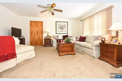 31 Smith Street, Waldwick, NJ 07463 - Photo 3