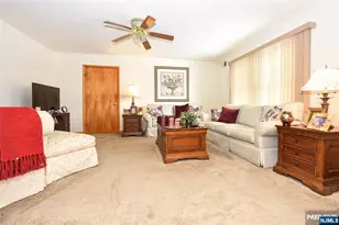 31 Smith St, Waldwick, NJ 07463 - Photo 3