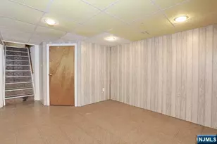 22-09 Arcadia Rd, Fair Lawn, NJ 07410 - Photo 19