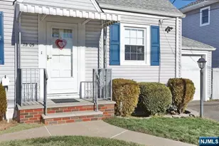 22-09 Arcadia Rd, Fair Lawn, NJ 07410 - Photo 29