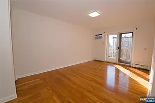 8 Leary Ln 4, Edgewater, NJ 07020 - Photo 13