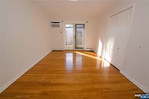 8 Leary Ln 4, Edgewater, NJ 07020 - Photo 11