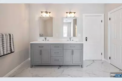 137 Cedar Avenue, Hawthorne, NJ 07506 - Photo 9