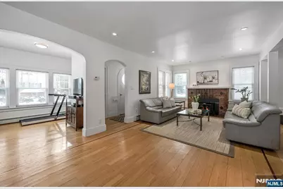 33 Homewood Avenue, Allendale, NJ 07401 - Photo 3