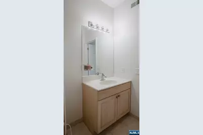 113 Cory Lane 113 #113, Elmwood Park, NJ 07407 - Photo 11