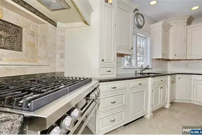 3 London Court, Woodcliff Lake, NJ 07677 - Photo 15