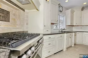 3 London Ct, Woodcliff Lake, NJ 07677 - Photo 15