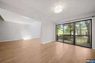 12 Sandburg Ct, Mahwah, NJ 07430 - Photo 9