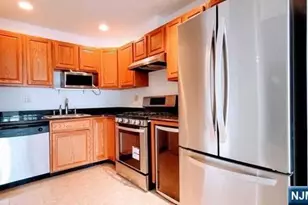 1203 River Road 21A, Edgewater, NJ 07020 - Photo 3