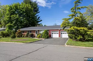 630 Valley Ct, Washington Township, NJ 07676 - Photo 3