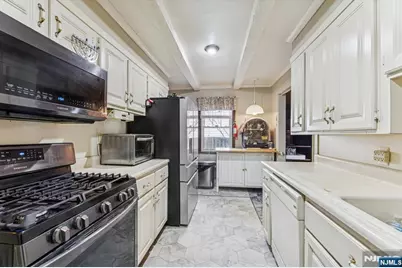 39-02 Taylor Road, Fair Lawn, NJ 07410 - Photo 7