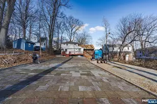 64 Century Rd, Paramus, NJ 07652 - Photo 31