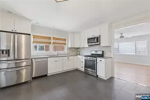 124 Lee St, Elmwood Park, NJ 07407 - Photo 17