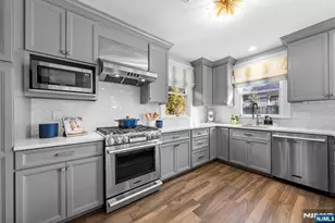 163 Hampton Pl, Ridgewood, NJ 07450 - Photo 17