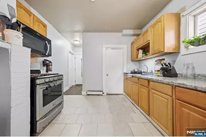 297 Runyon Street, Newark, NJ 07108 - Photo 9