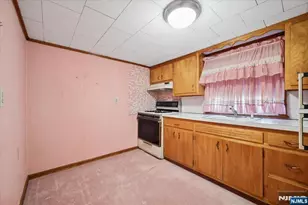 619 Lewandowski St, Lyndhurst Township, NJ 07071 - Photo 25