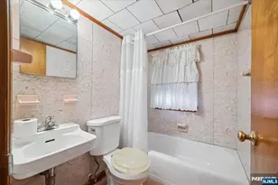 619 Lewandowski St, Lyndhurst Township, NJ 07071 - Photo 27