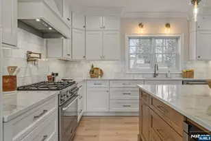 11 Laurel Pl, Fairfield, NJ 07004 - Photo 23