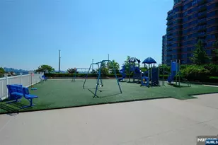 300 Winston Dr C0514, Cliffside Park, NJ 07010 - Photo 15