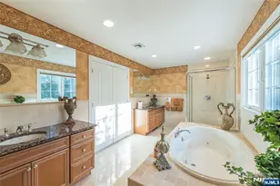 6 Merrimack Ct, Paramus, NJ 07652 - Photo 13