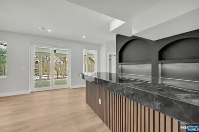 5 Locust Place, Livingston, NJ 07039 - Photo 31