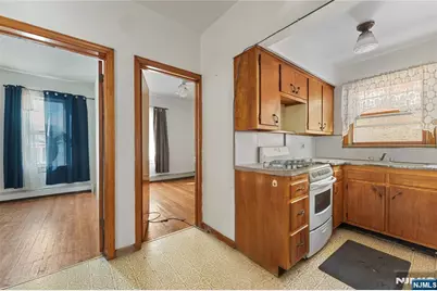 22 Arthur Street, Clifton, NJ 07011 - Photo 5