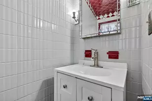 16 Parkview Pl, Passaic, NJ 07055 - Photo 11