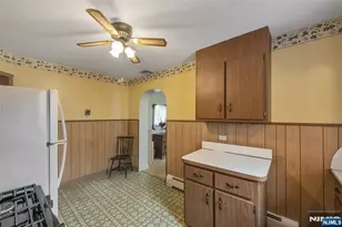 27-10 Urban Pl, Fair Lawn, NJ 07410 - Photo 9