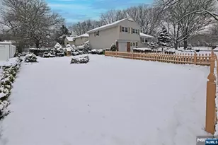 368 Elmwood Dr, Paramus, NJ 07652 - Photo 23