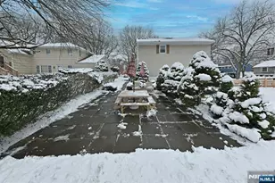 368 Elmwood Dr, Paramus, NJ 07652 - Photo 21