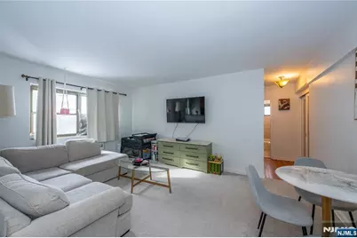 3071 Edwin 2F #2F, Fort Lee, NJ 07024 - Photo 3