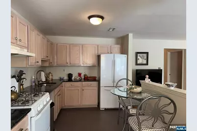 37 Chanda Court D037 #D037, Clifton, NJ 07012 - Photo 5