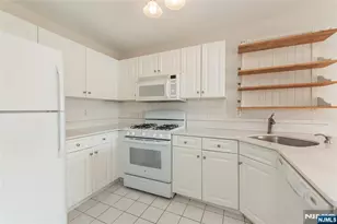 45 Royal Ave 36, Hawthorne, NJ 07506 - Photo 9